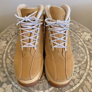 Men’s Timberland waterproof boots - Size 6